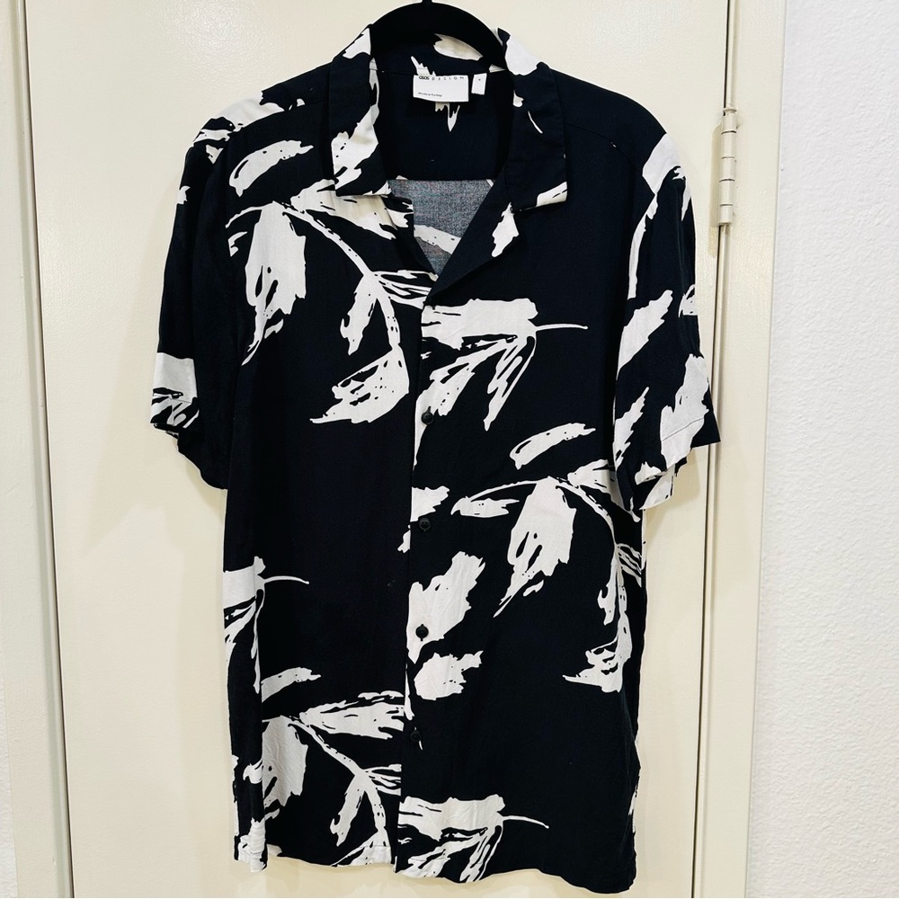 ASOS DESIGN regular revere abstract leaf print in black